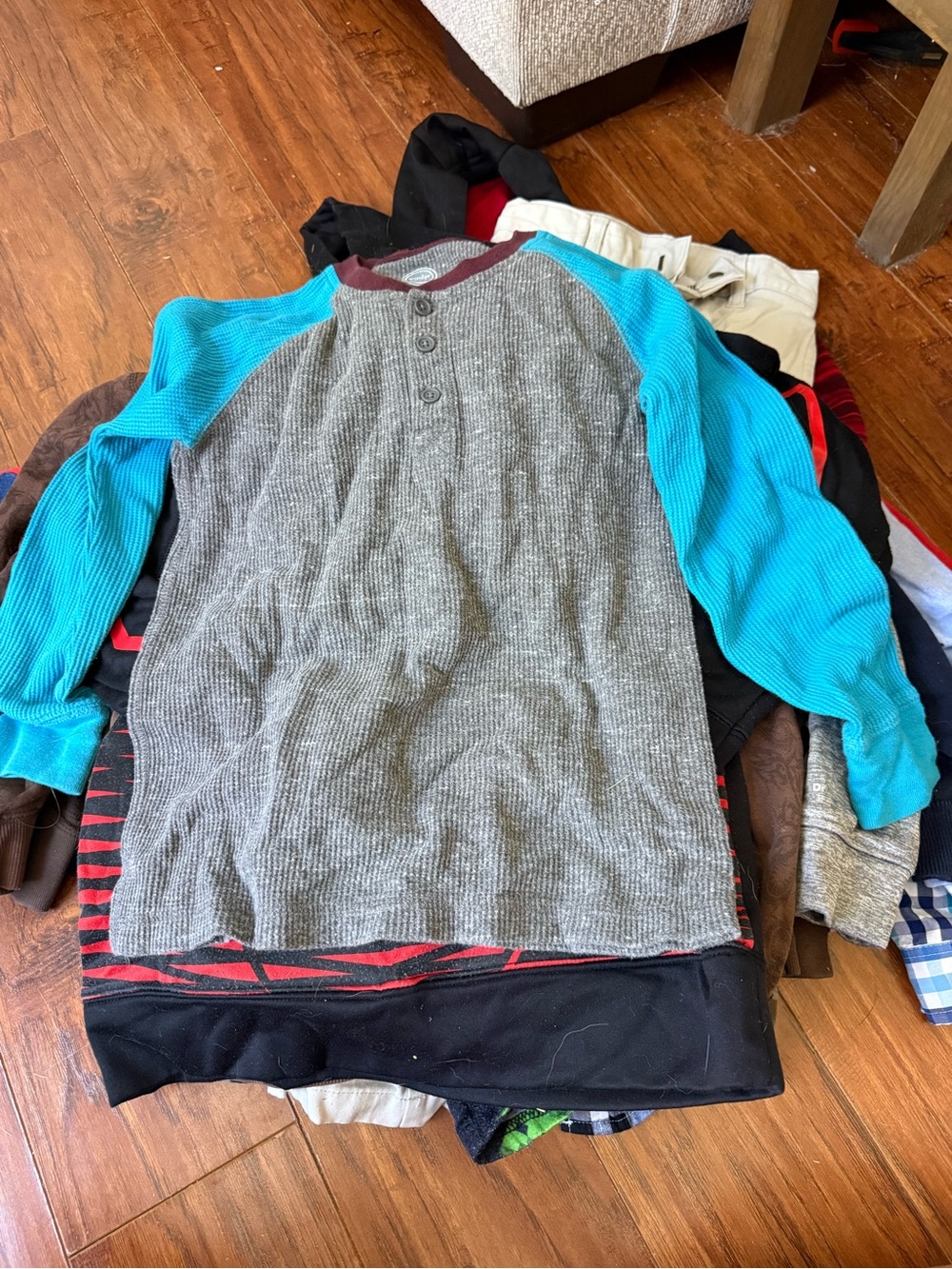 Boy’s Size Small (6/7) Clothing Clothes Lot Bundle – 16 Pieces Pants Shirts Hood